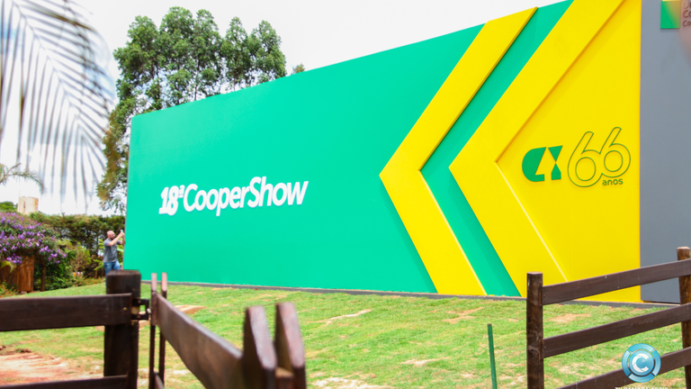 18ª Coopershow reúne mais de 200 stands e recebe autoridades na abertura