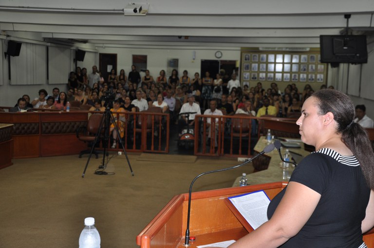 Câmara altera Lei Complementar aprovada em fevereiro após pedido de educadores