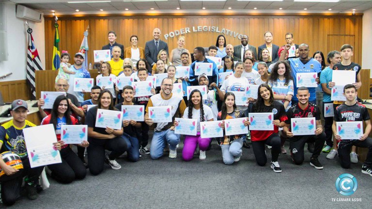 Câmara Municipal realiza solenidade de entrega do Diploma de Mérito Esportivo e homenageia mais 70 personalidades