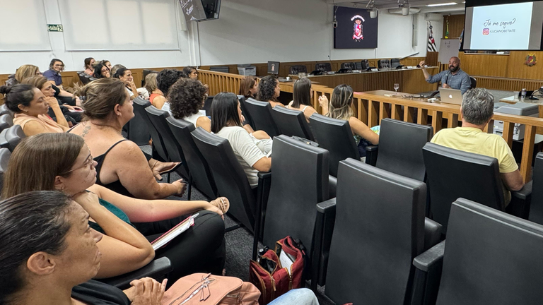 Câmara sedia capacitação para fortalecer rede de proteção à criança e adolescente