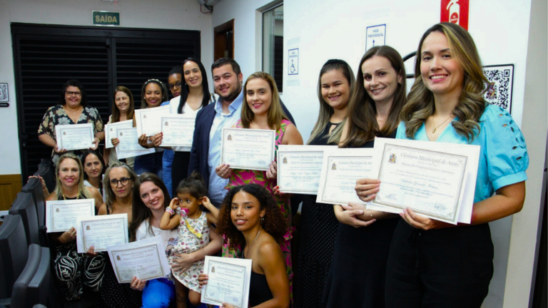 Educação de Excelência: Douglas Azevedo faz homenagem a professores da rede municipal de Assis