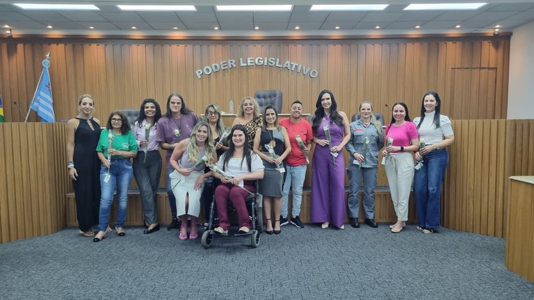 Mulheres a frente: Câmara promove encontro com mulheres que relatam os desafios da profissão