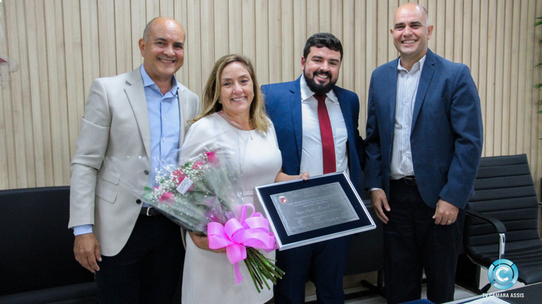 Solenidade em Homenagem a Professora de Assis é Marcada por emoção e reconhecimento