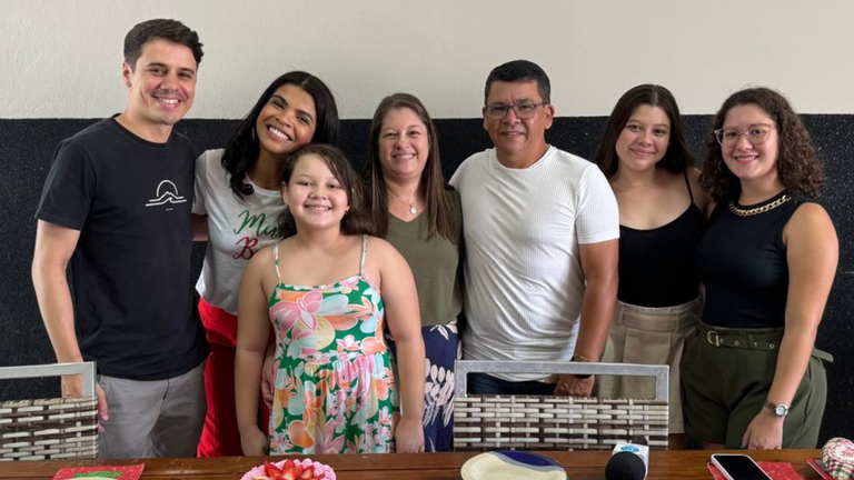 Sophia, aniversariante de 11 anos, realiza sonho de conhecer a equipe da TV Câmara de Assis