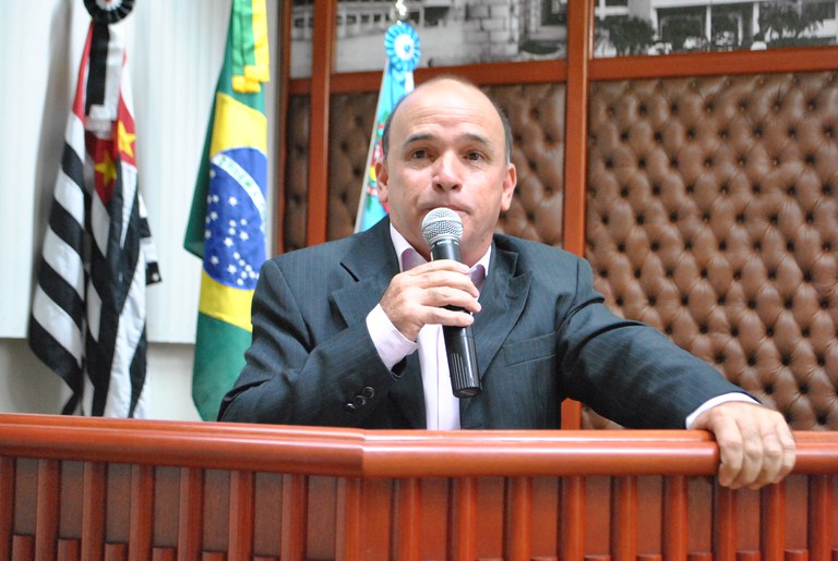 Vereador Jose Luiz Garcia pede melhorias em Iluminação pública no Parque das Flores, Jardim São Nicolau, Inocoop, Parque das Acácias, Cecap e Jardim Aeroporto.