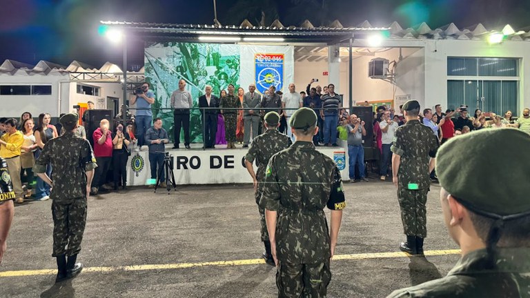 Vereadores participam da formatura de encerramento do Tiro de Guerra